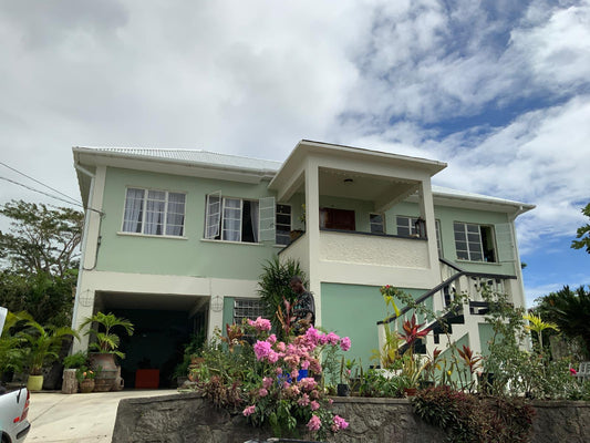 Rose St Gardens - Home near Roseau